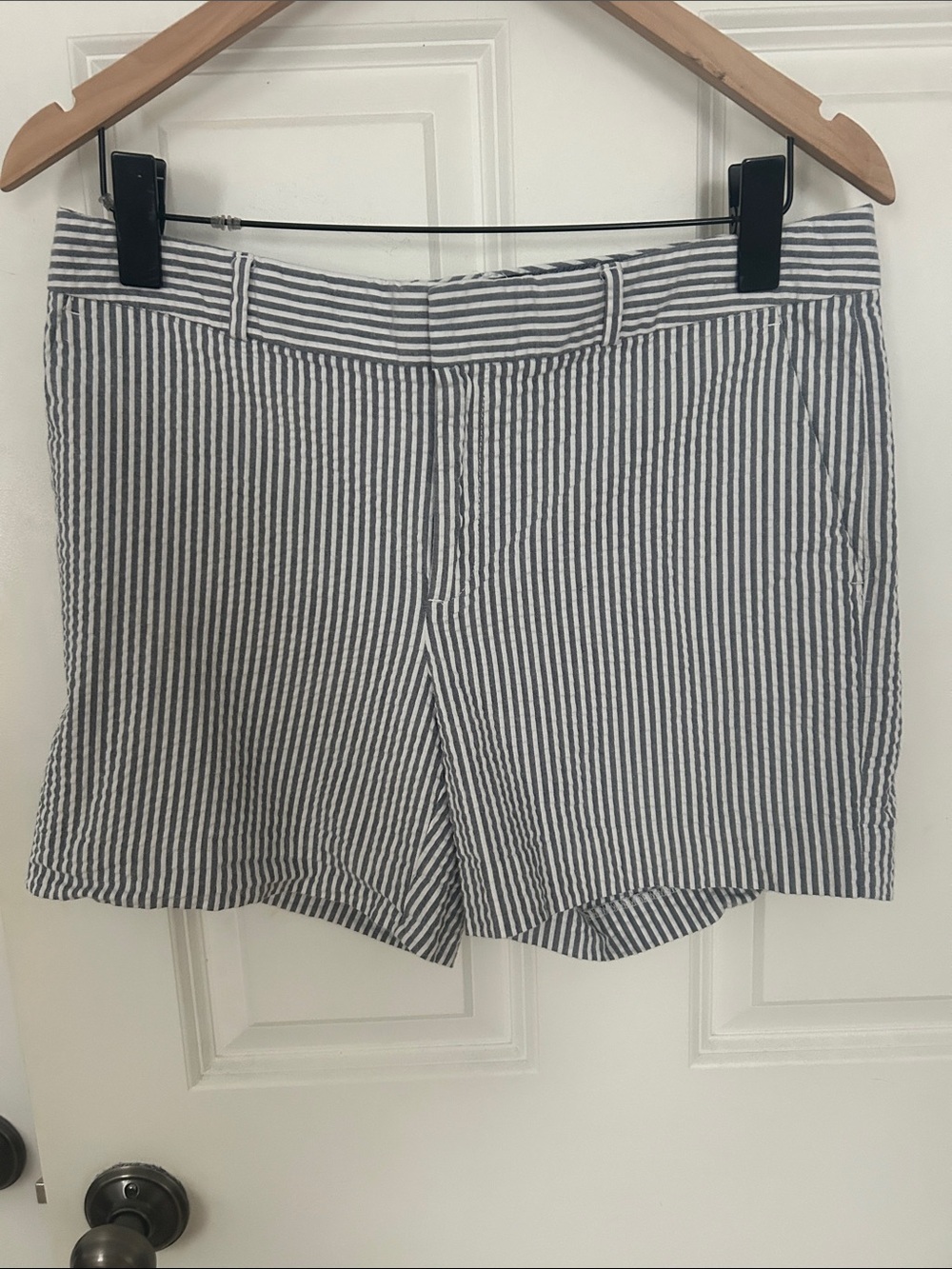 Banana Republic vertical pinstripe shorts size 8 gray and white casual